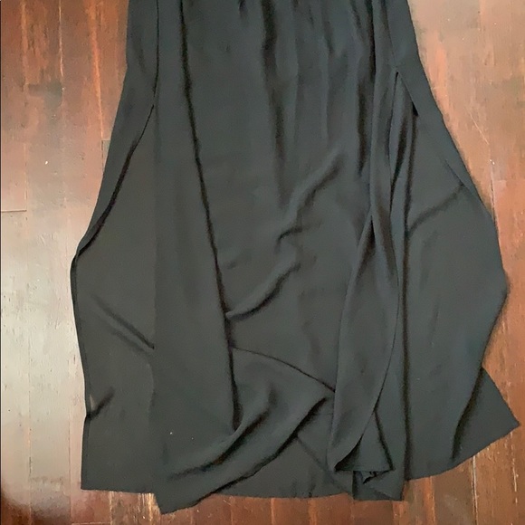 Black and White Strip Flowy Dress - Picture 2 of 4